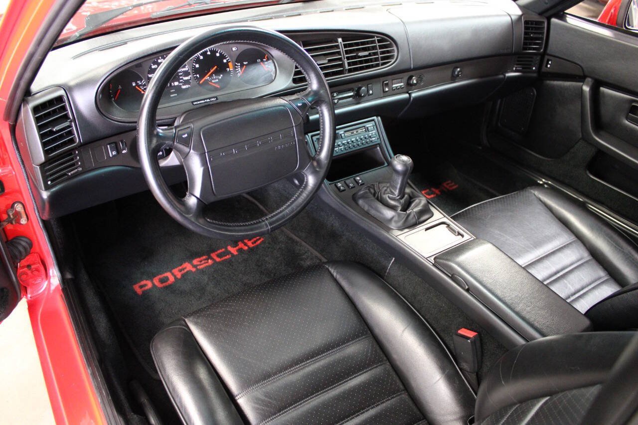 Used 1987 Porsche 944 Turbo RWD image 31