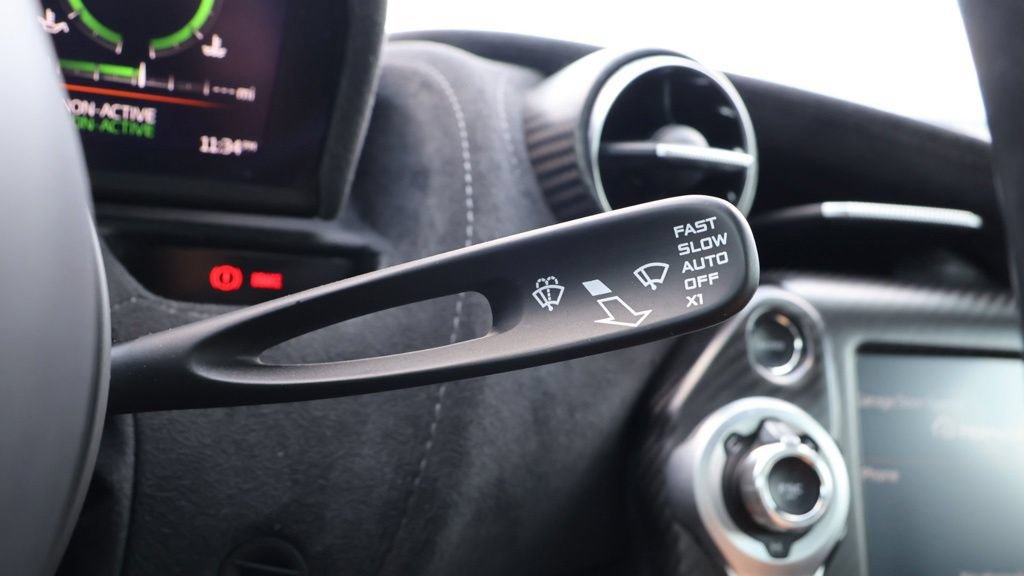 Used 2021 McLaren 720S Luxury RWD image 32