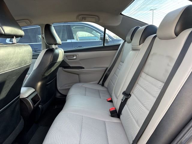 Used 2017 Toyota Camry SE image 9