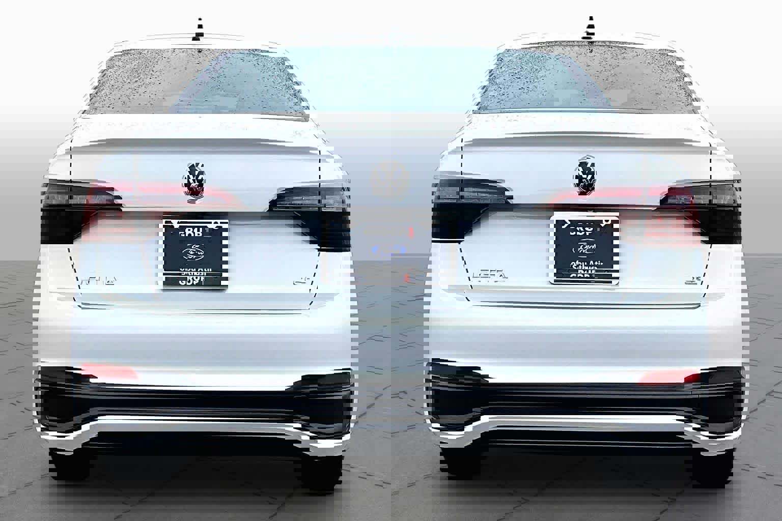 Used 2023 Volkswagen Jetta SE FWD image 4