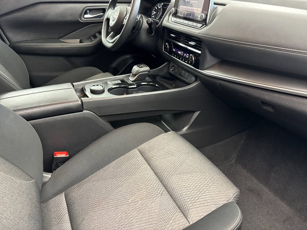 Used 2024 Nissan Rogue SV image 15