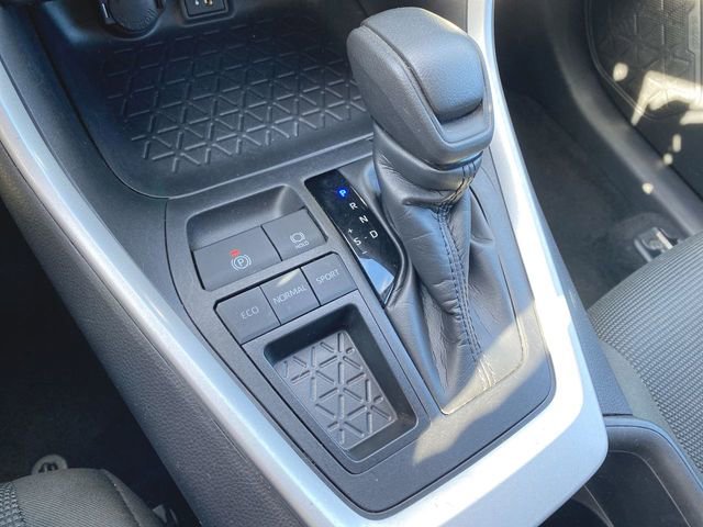 Used 2024 Toyota RAV4 LE image 15