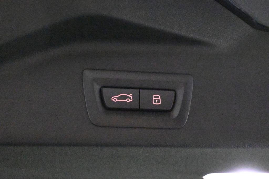 Used 2025 BMW X5 xDrive50e w/ M Sport Package image 39