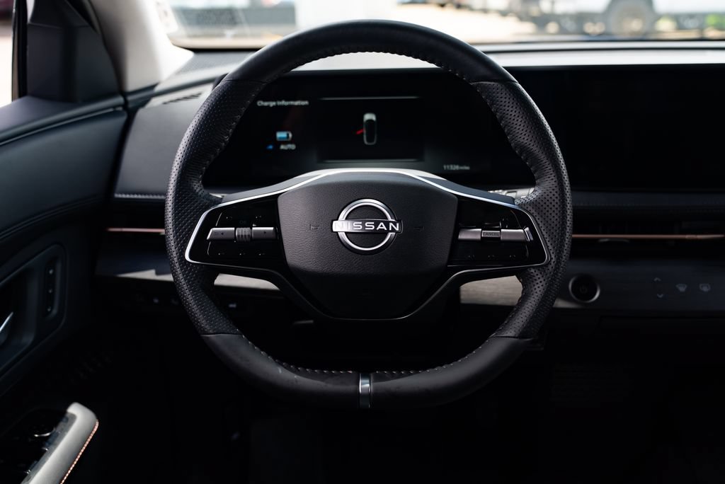 Used 2025 Nissan Ariya AWD image 12