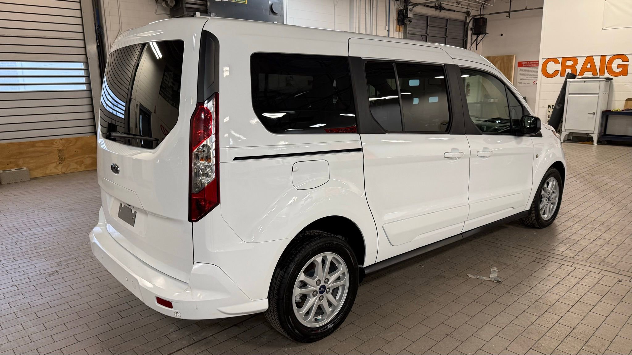Used 2019 Ford Transit Connect XLT image 6