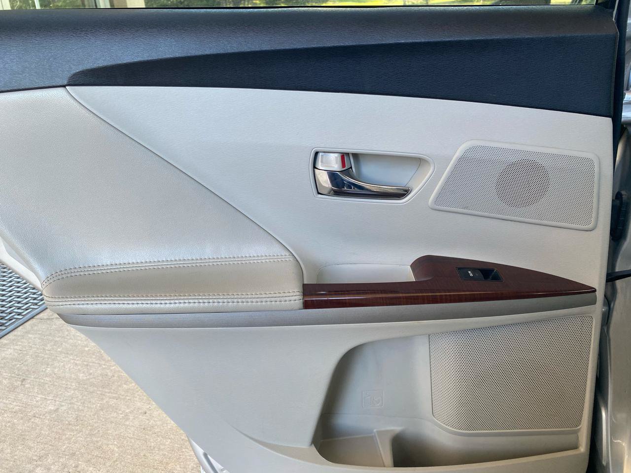Used 2009 Toyota Venza AWD image 20