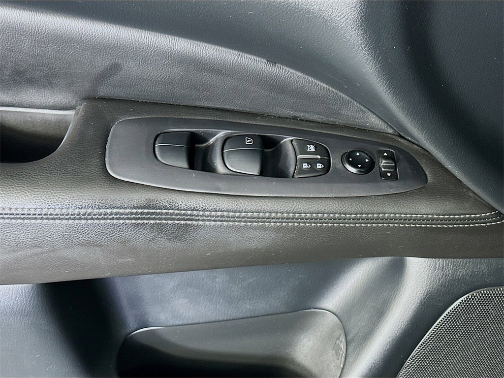 Used 2020 Nissan Pathfinder S image 17