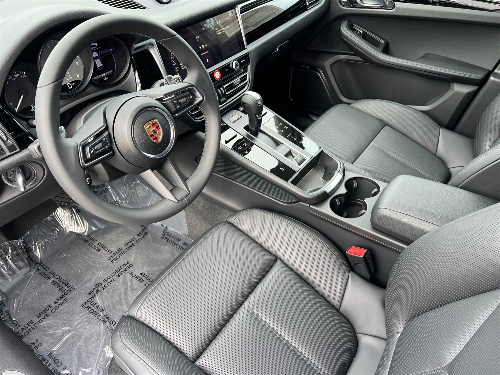New 2025 Porsche Macan S image 4