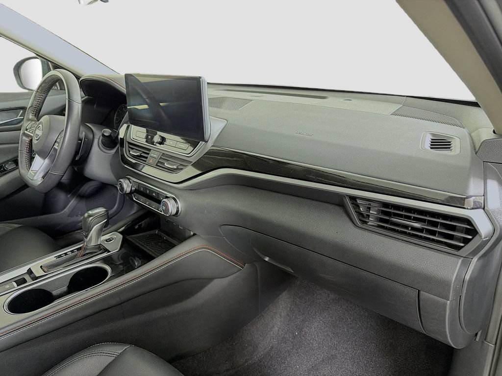 Used 2024 Nissan Altima 2.5 SR w/ SR Premium Package AWD/4WD image 32