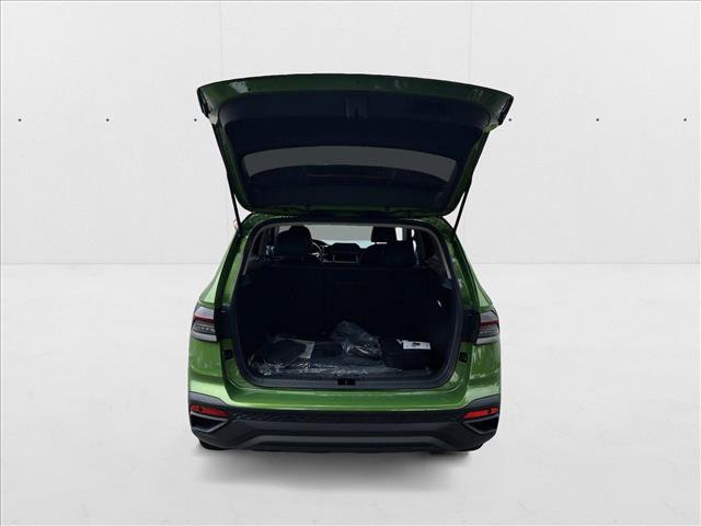 New 2025 Volkswagen Taos SE image 6