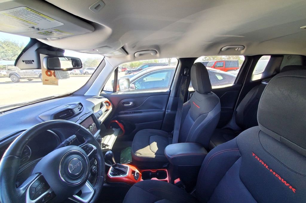 Used 2019 Jeep Renegade Trailhawk w/ UConnect 8.4 Nav Group image 11