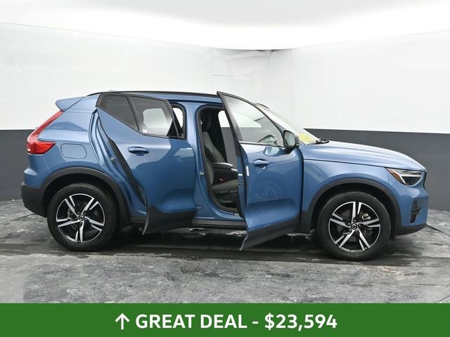 Used 2024 Volvo XC40 B5 Core image 59