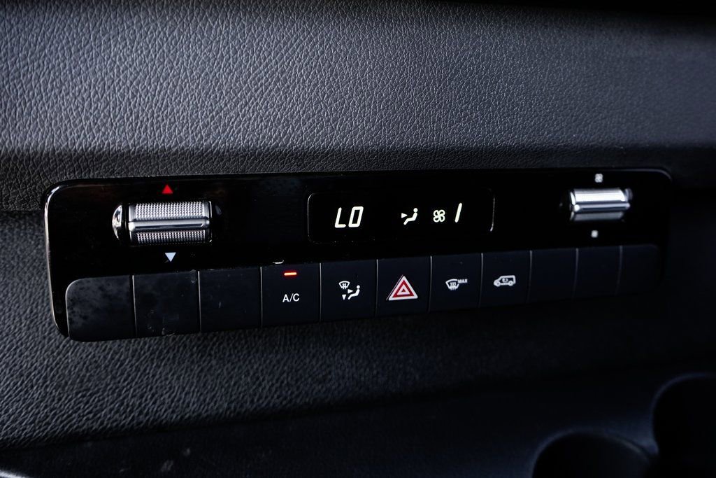 Used 2022 Mercedes-Benz Sprinter 1500 image 29