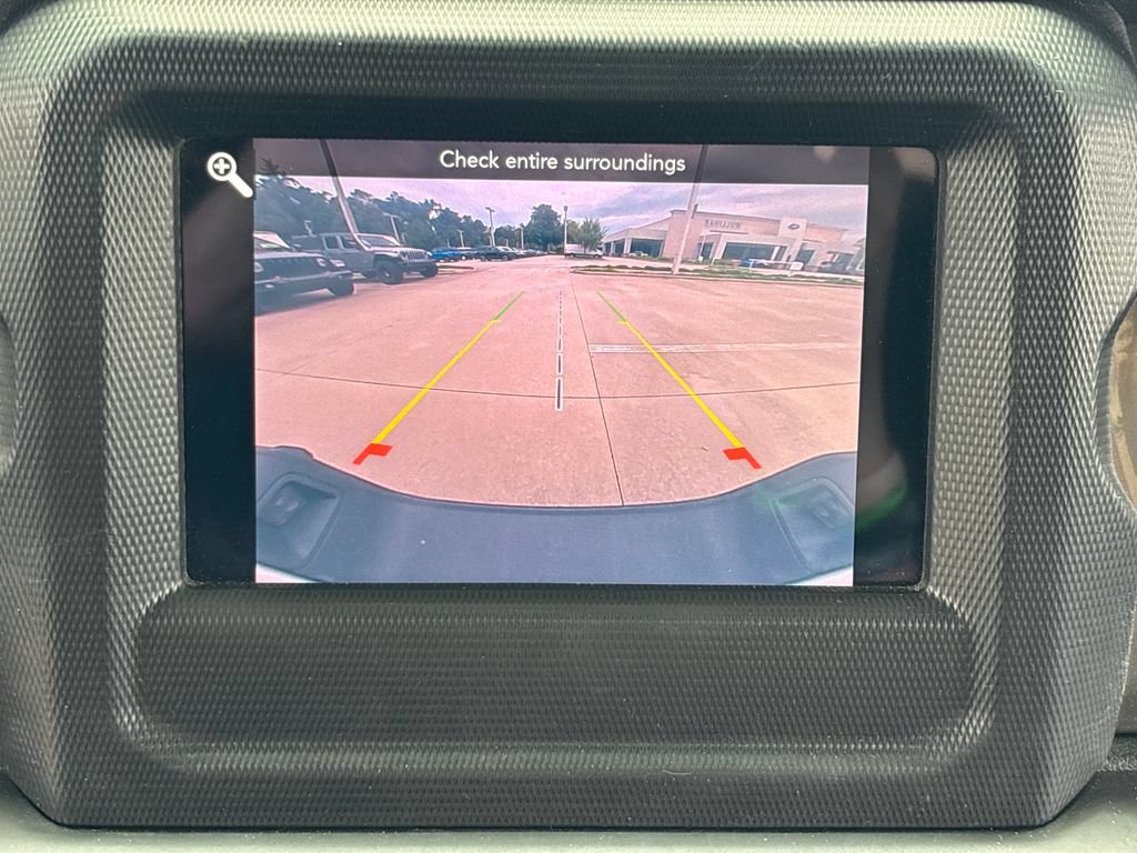 Used 2020 Jeep Gladiator Overland w/ Safety Group AWD/4WD image 27