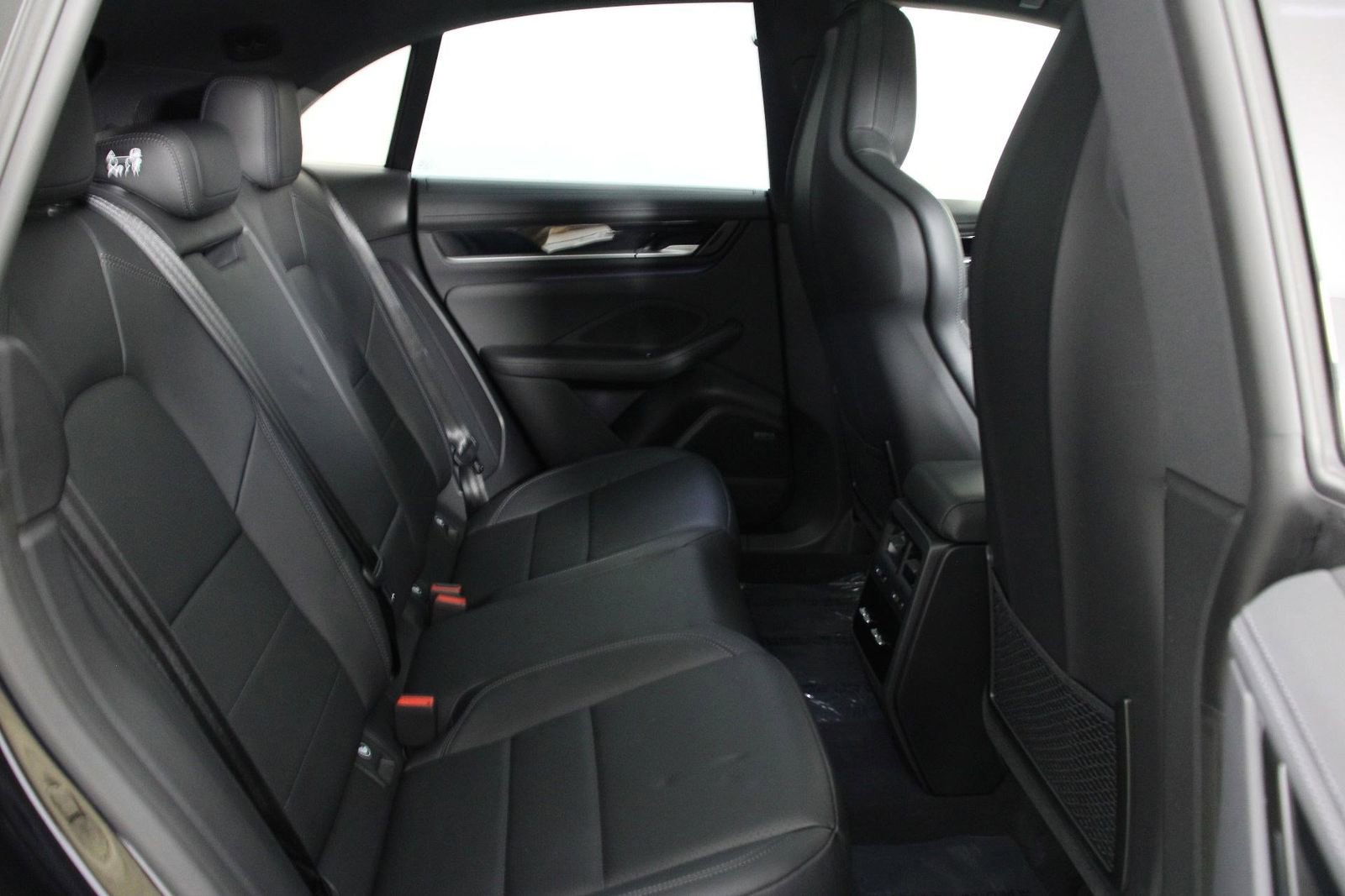 Certified 2025 Porsche Macan 4S Electric image 30