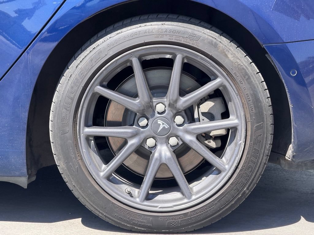 Used 2018 Tesla Model 3 Long Range RWD image 2