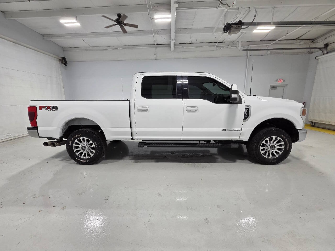 Used 2022 Ford F250 Lariat w/ Lariat Value Package AWD/4WD image 11