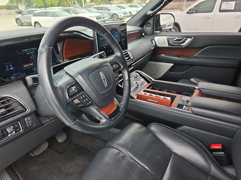 Used 2023 Lincoln Navigator L Reserve image 18