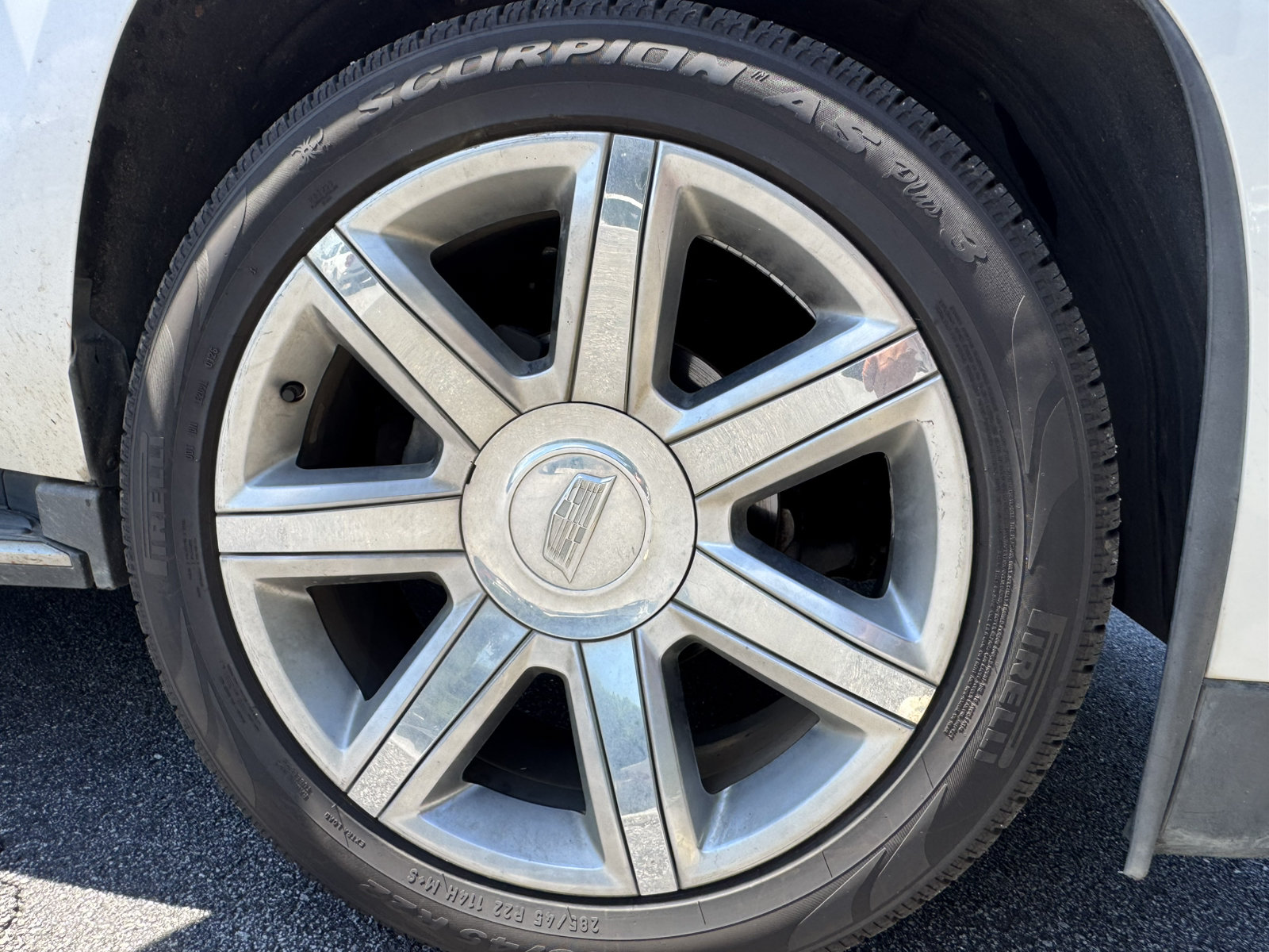 Used 2017 Cadillac Escalade ESV Luxury AWD/4WD image 15