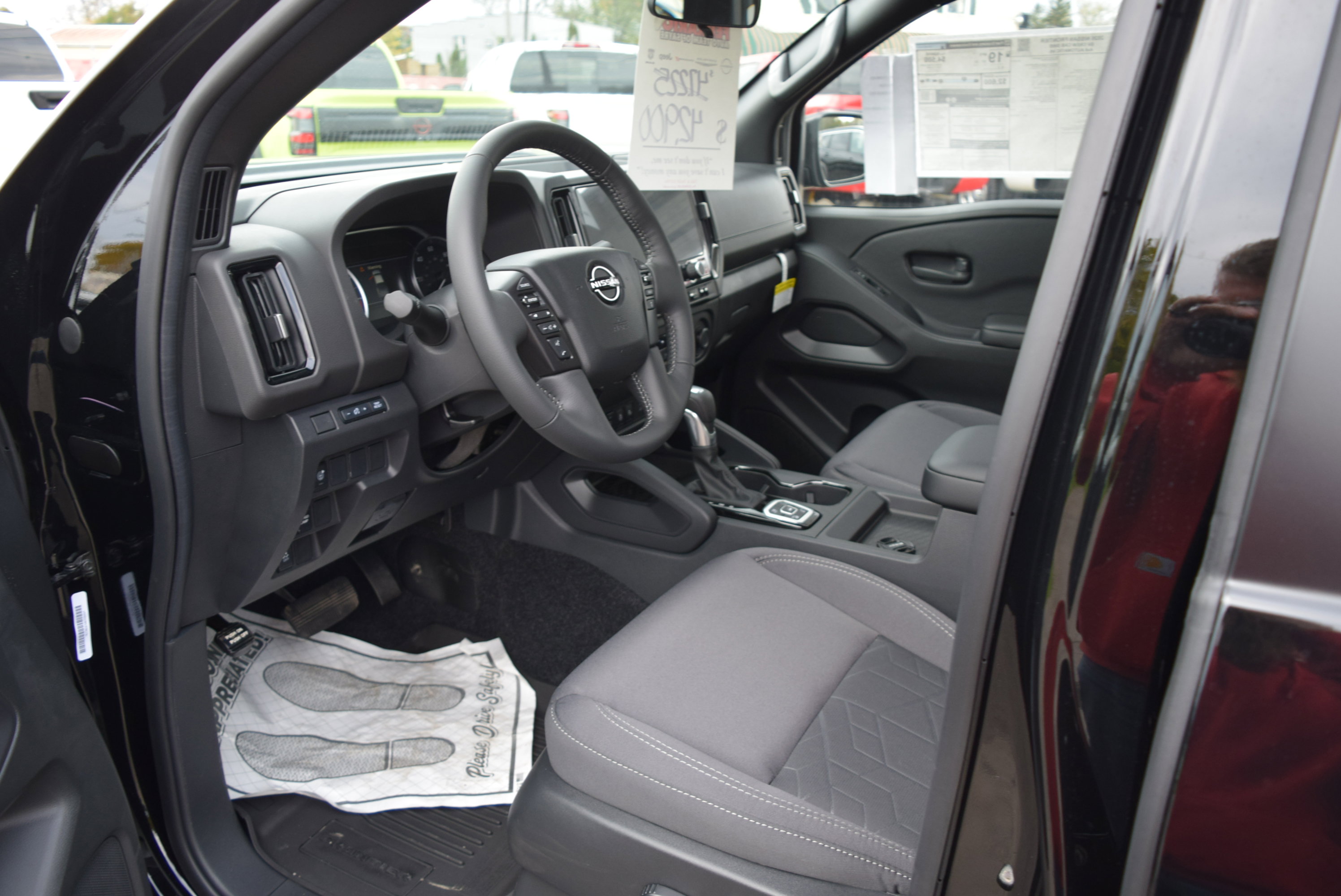 Used 2026 Nissan Frontier SV w/ All-Weather Content Package AWD/4WD image 13