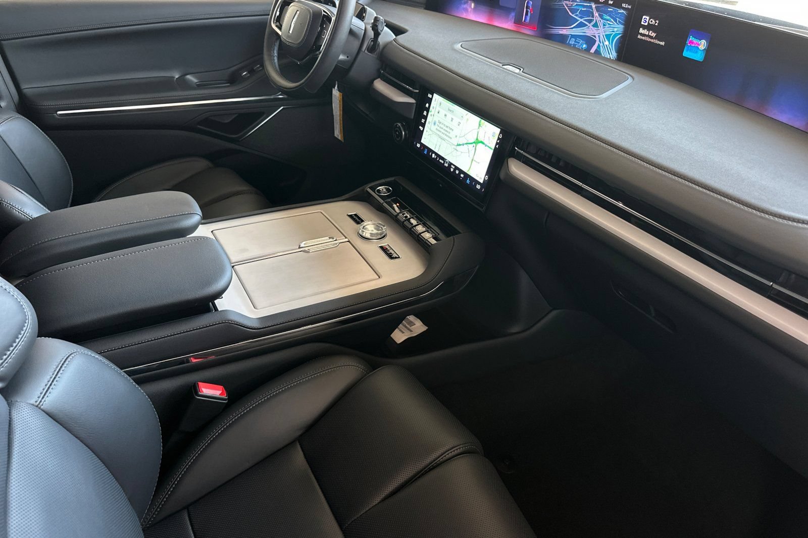 New 2026 Lincoln Navigator Reserve w/ Jet Appearance Package AWD/4WD image 16