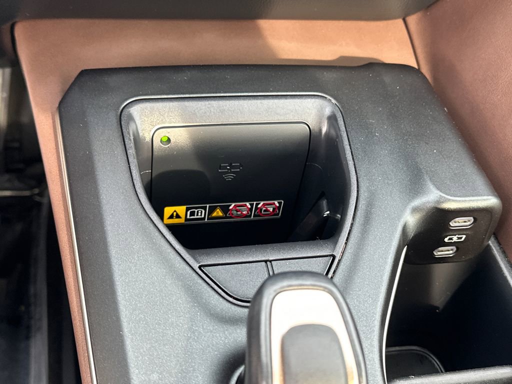 Used 2023 Toyota Crown Limited image 27