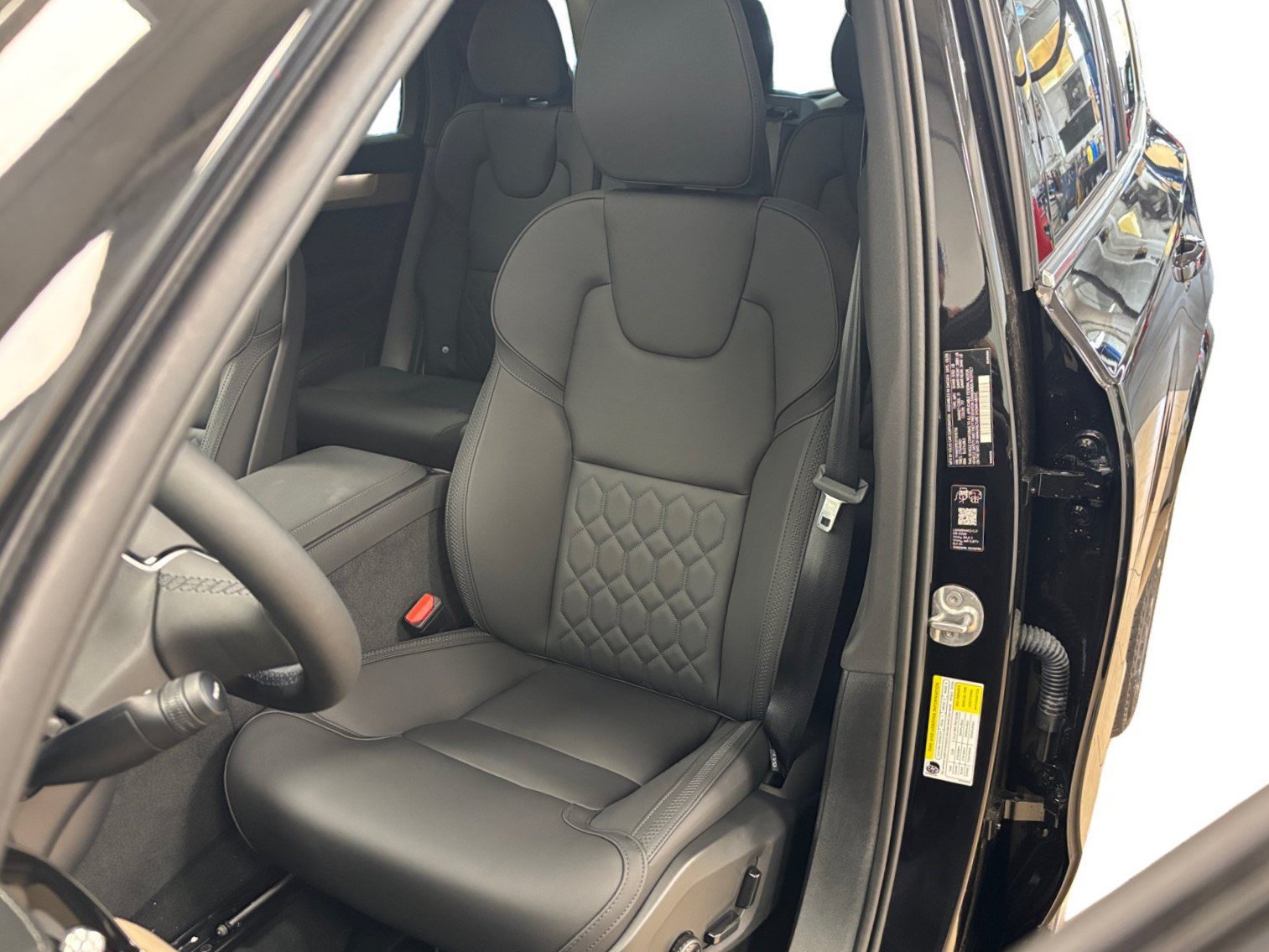 New 2026 Volvo XC90 B5 Plus w/ Protection Package AWD/4WD image 40