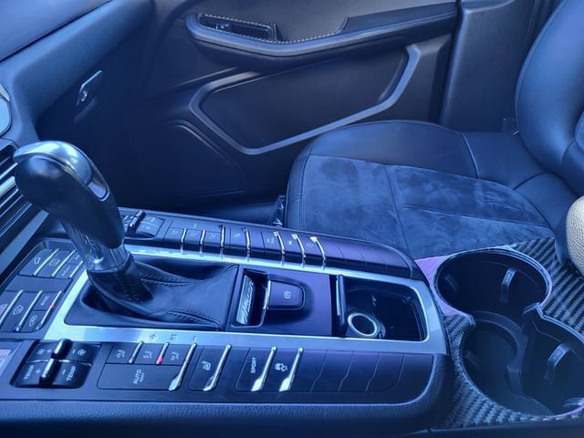 Used 2017 Porsche Macan image 25