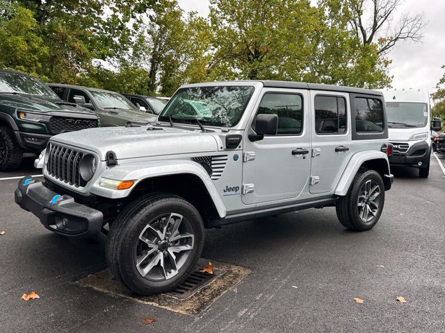 Used 2024 Jeep Wrangler Unlimited w/ Convenience Group AWD/4WD image 22