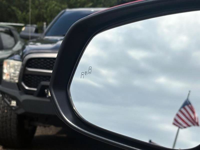 Used 2025 Toyota 4Runner Limited AWD/4WD image 12