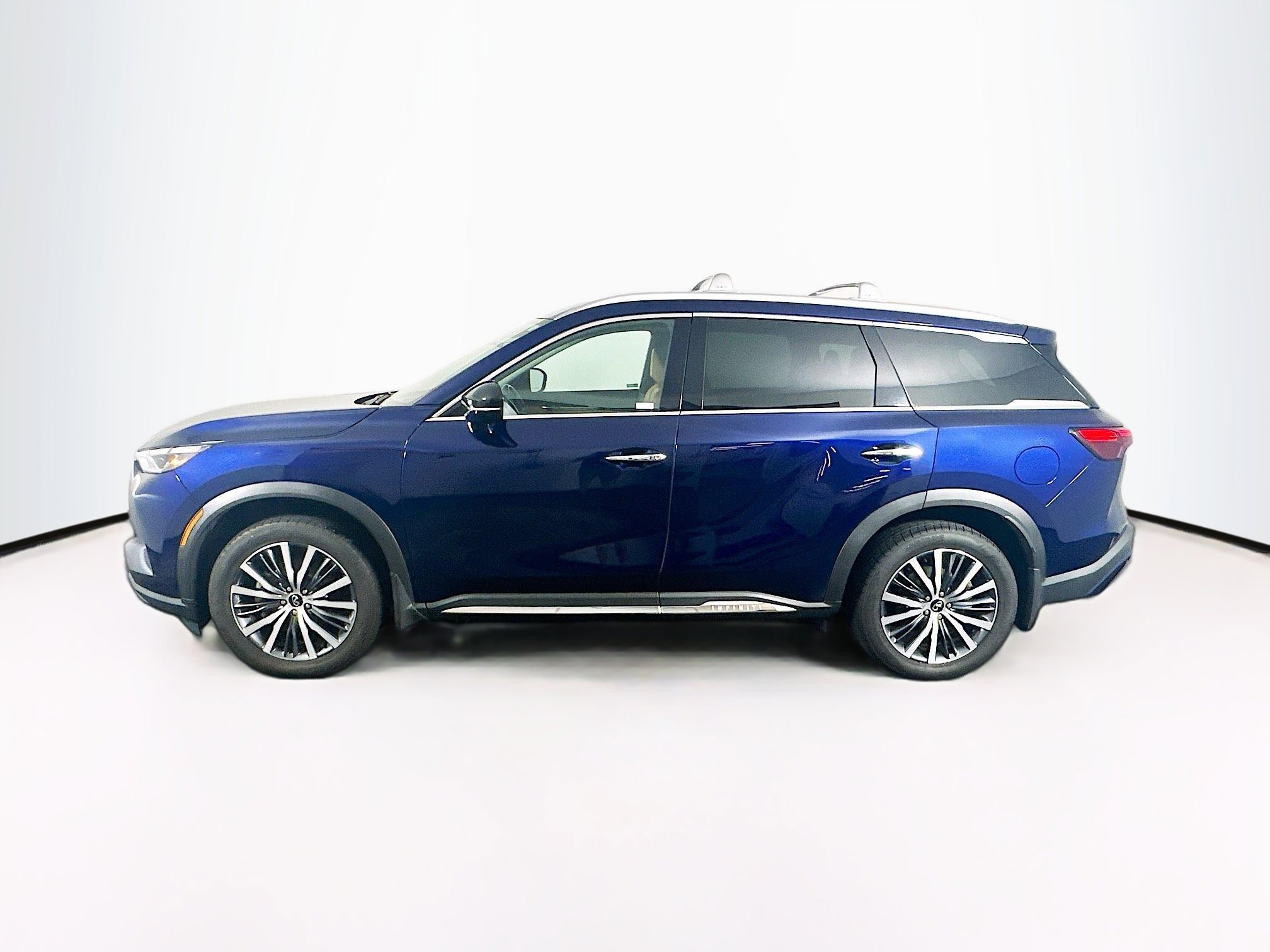 Used 2023 INFINITI QX60 Sensory AWD/4WD image 4