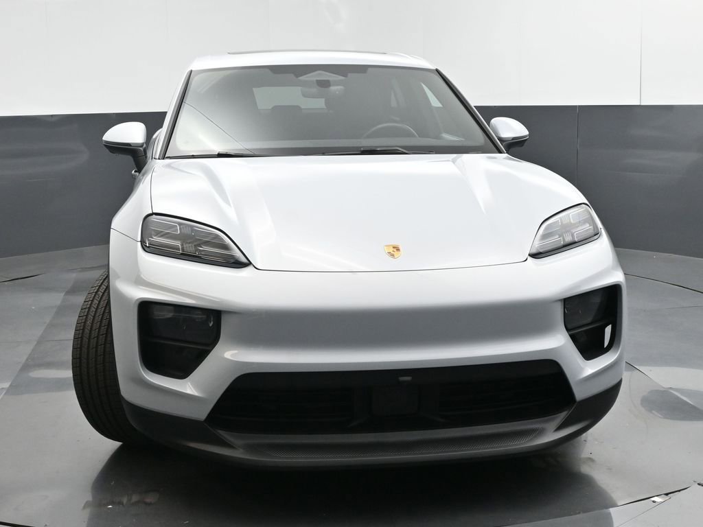 Used 2024 Porsche Macan 4 Electric w/ Premium Package image 8
