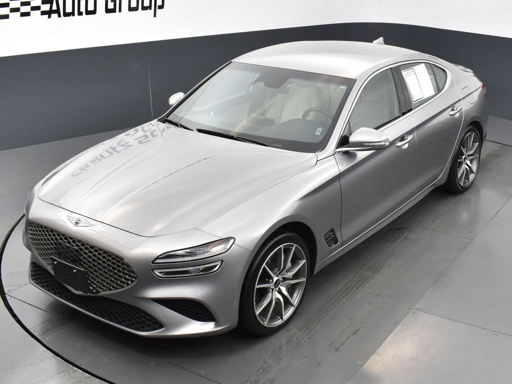 Used 2025 Genesis G70 2.5T image 9