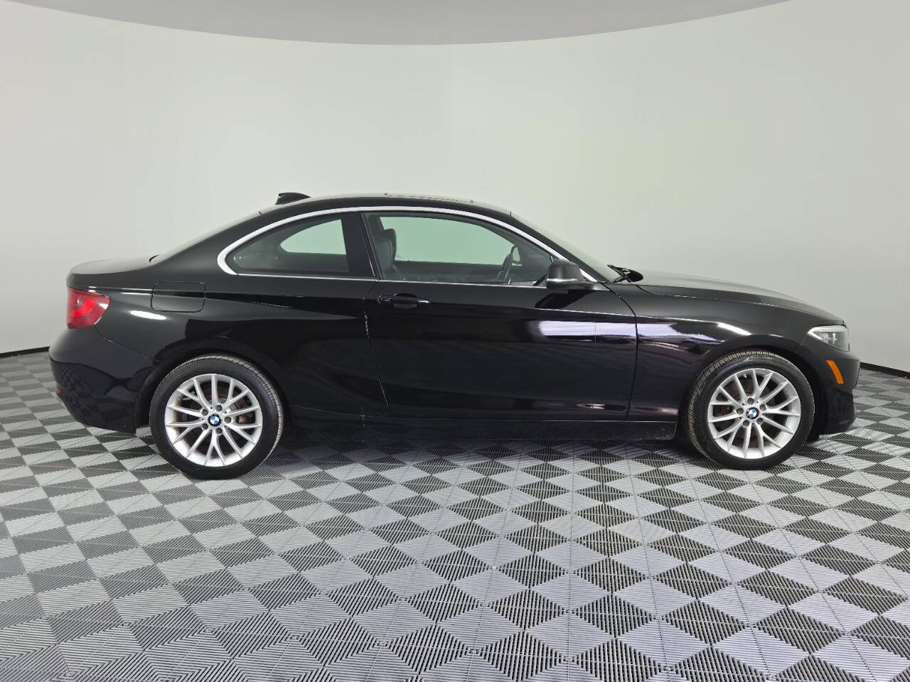 Used 2016 BMW 228i xDrive Coupe AWD/4WD image 8