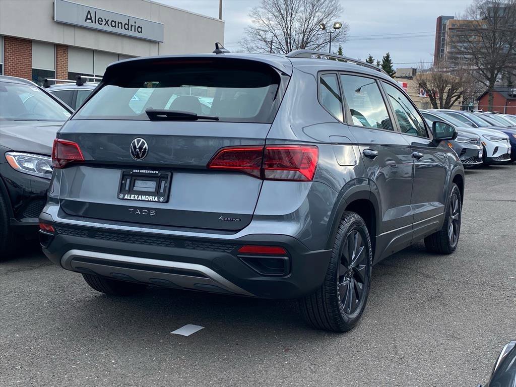 Certified 2022 Volkswagen Taos S image 3