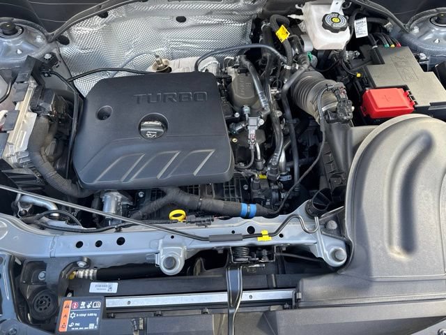 Used 2025 Buick Encore GX Sport Touring w/ Advanced Technology Package FWD image 6