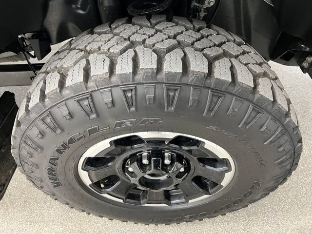 Used 2026 Ford F350 Platinum w/ Tremor Off-Road Package image 19