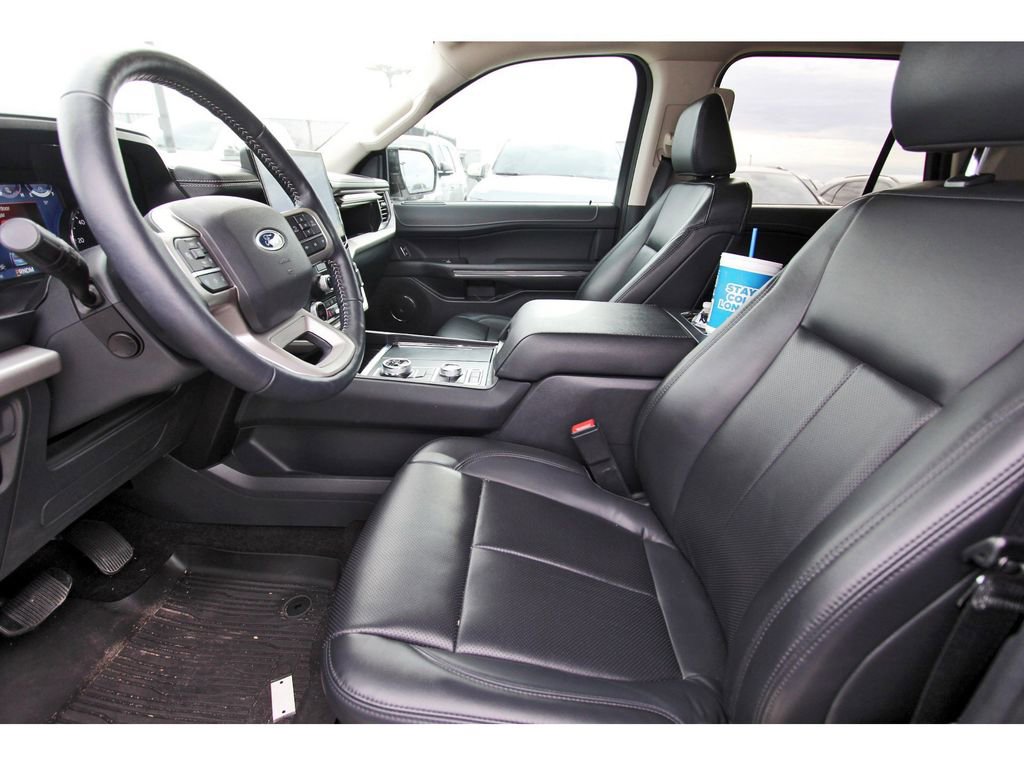 Used 2022 Ford Expedition XLT image 6