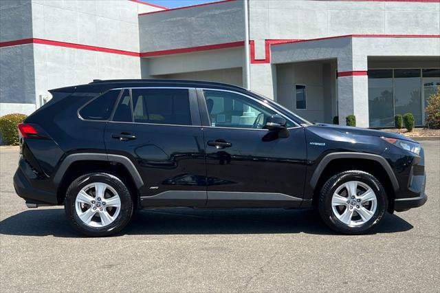 Certified 2021 Toyota RAV4 LE AWD/4WD image 6