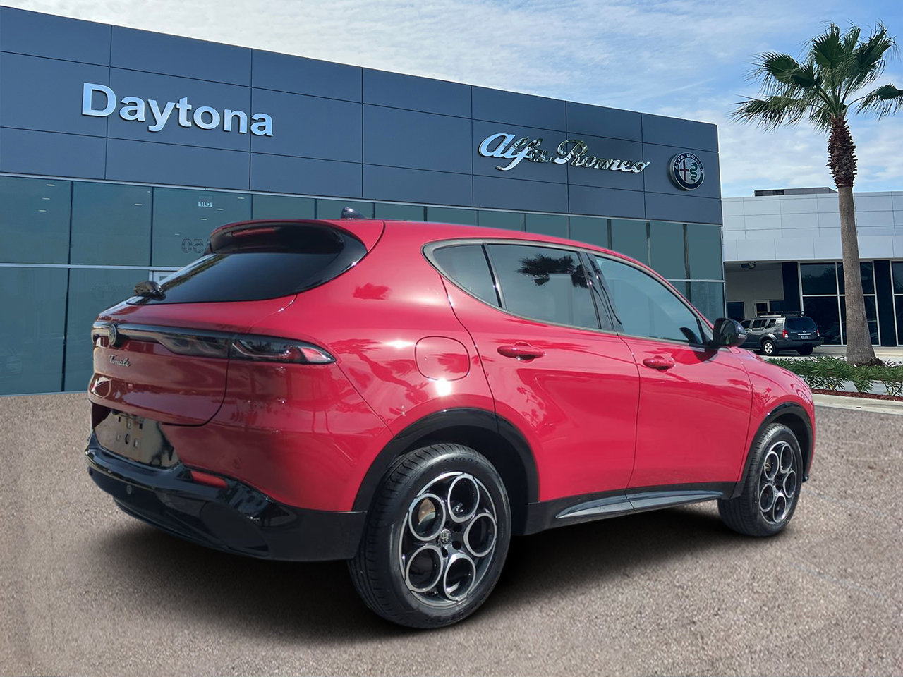 New 2025 Alfa Romeo Tonale AWD/4WD image 3