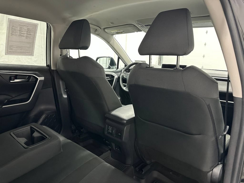 Used 2025 Toyota RAV4 XLE FWD image 54