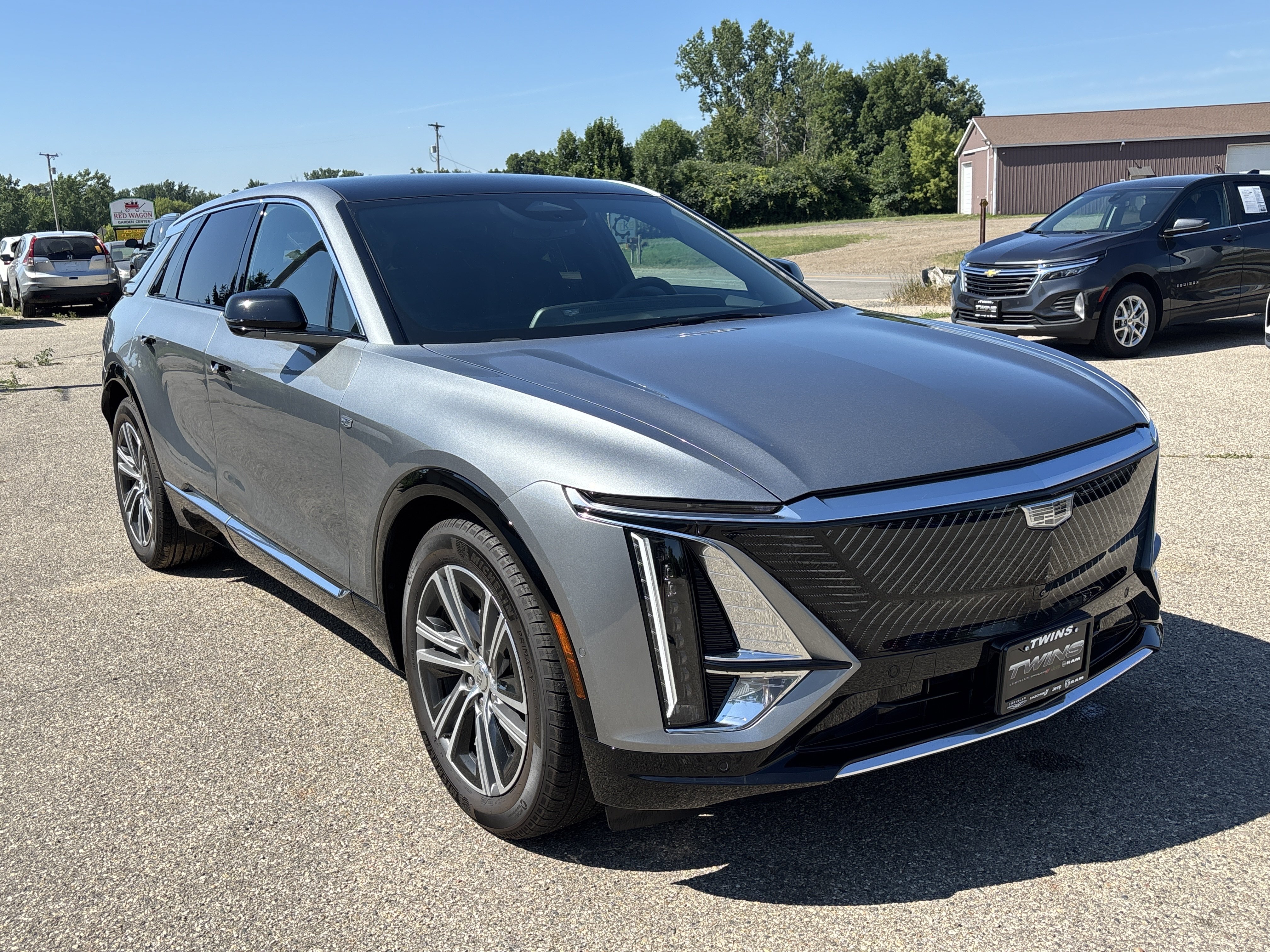 Used 2024 Cadillac Lyriq Luxury AWD/4WD image 1