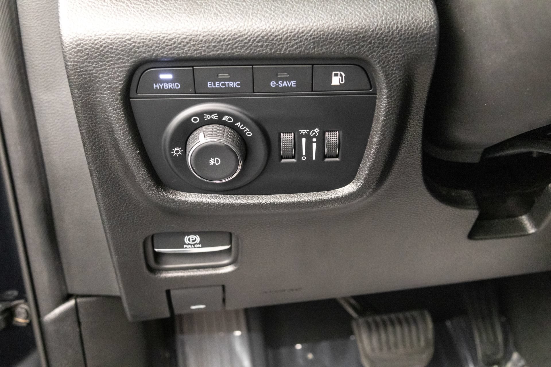 Used 2024 Jeep Grand Cherokee Limited 4xe AWD/4WD image 17
