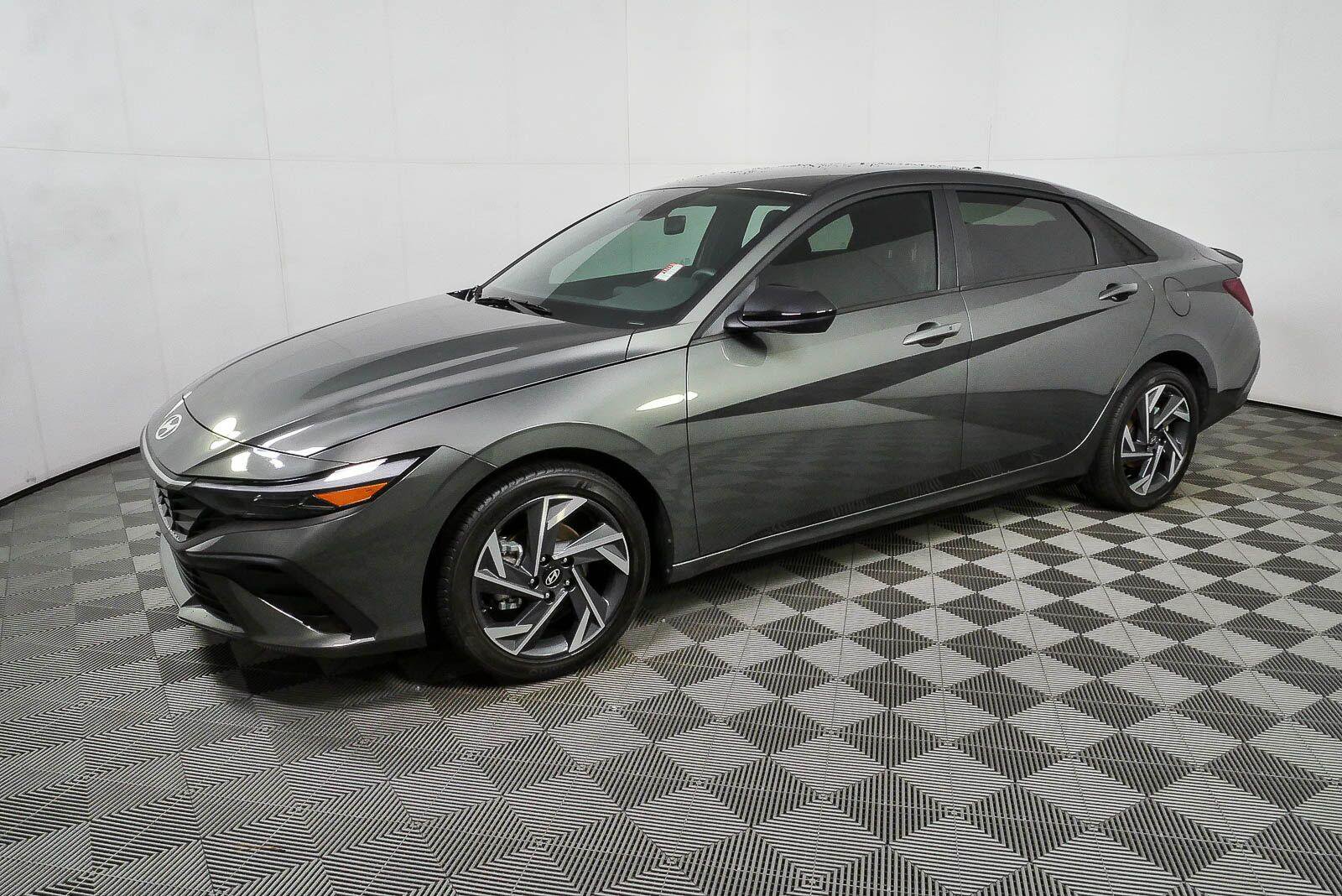 Certified 2025 Hyundai Elantra Sport FWD image 25
