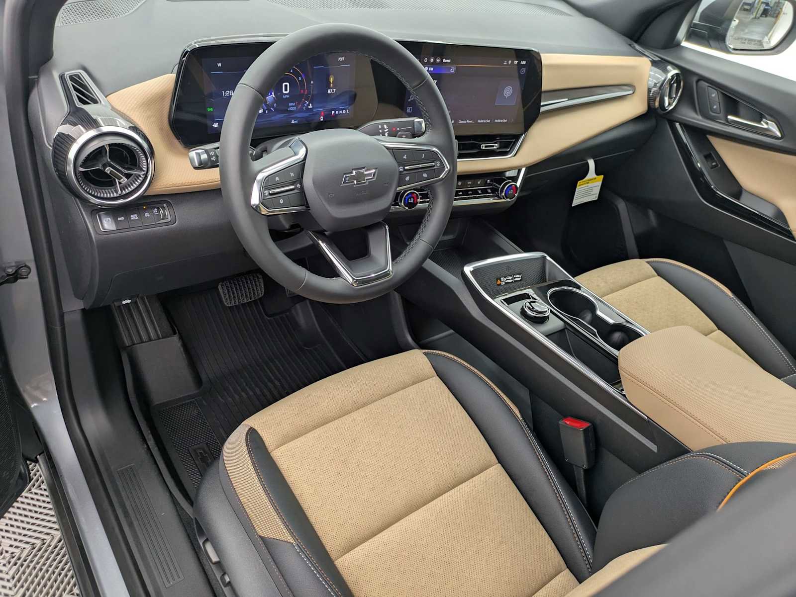 New 2026 Chevrolet Equinox ACTIV image 2