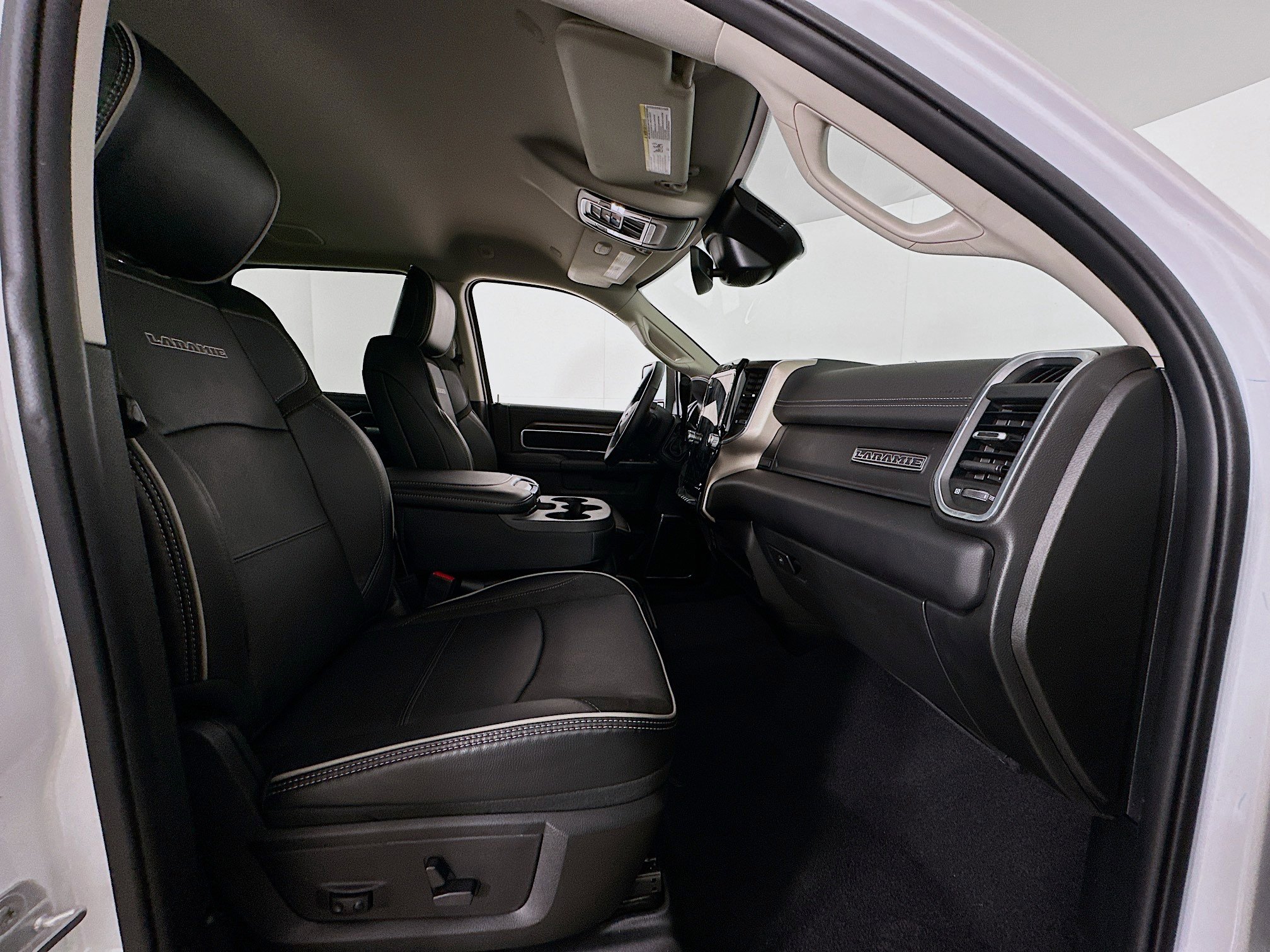 Used 2024 RAM 2500 Laramie w/ Safety Group image 30