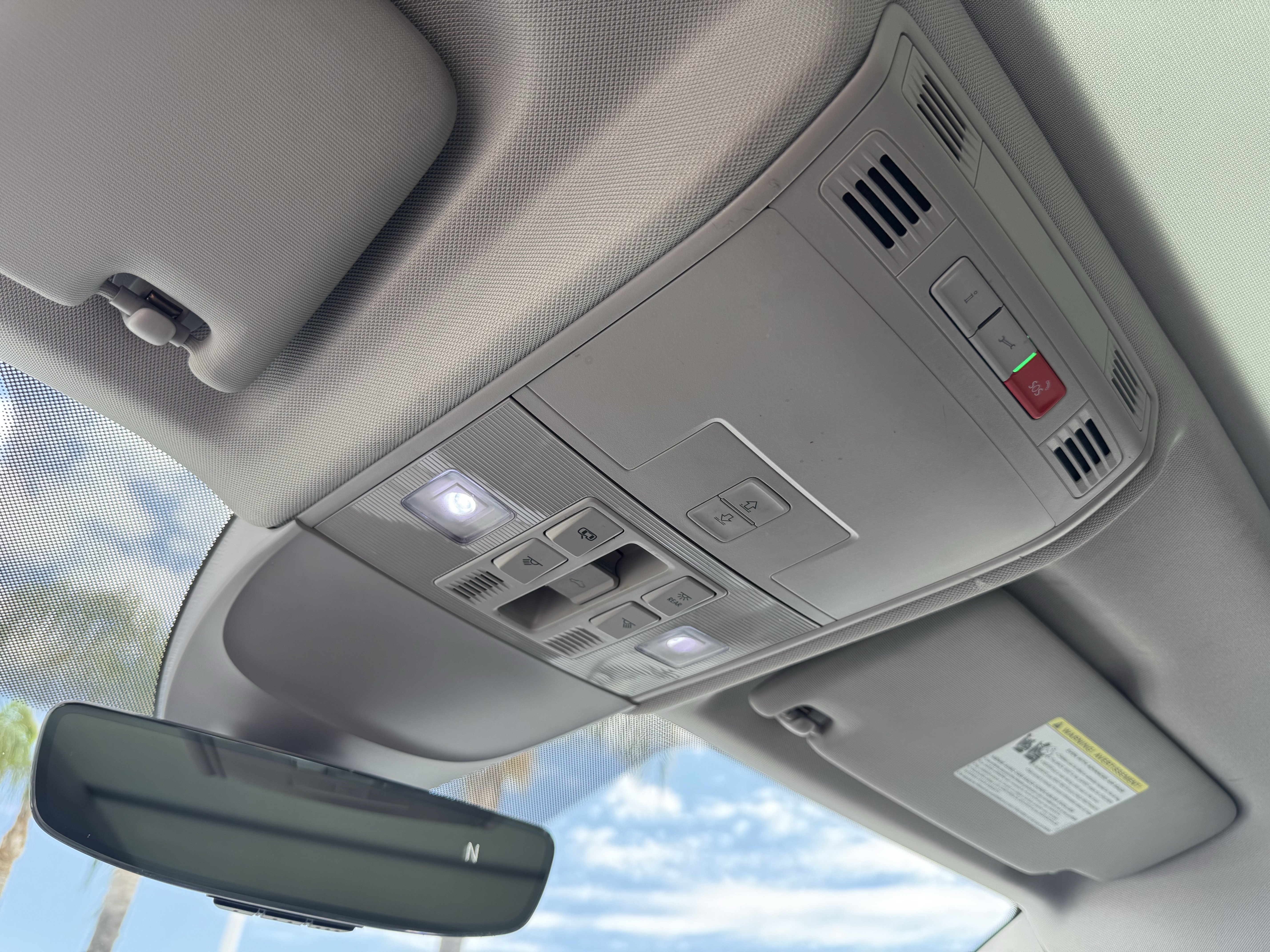 Used 2023 Volkswagen Taos SE w/ Panoramic Sunroof Package FWD image 29