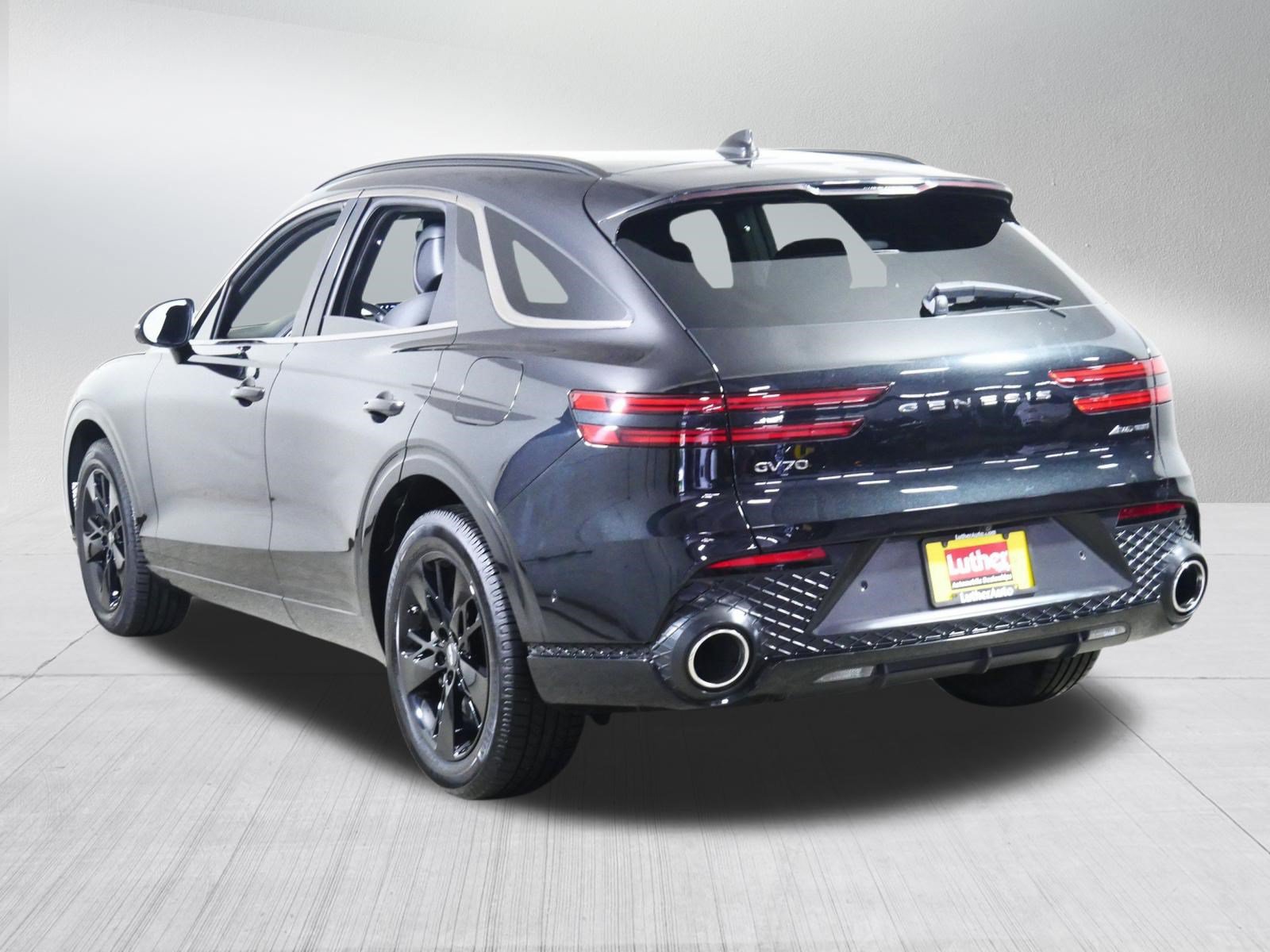 Used 2022 Genesis GV70 3.5T Sport w/ Sport Advanced Package AWD/4WD image 5