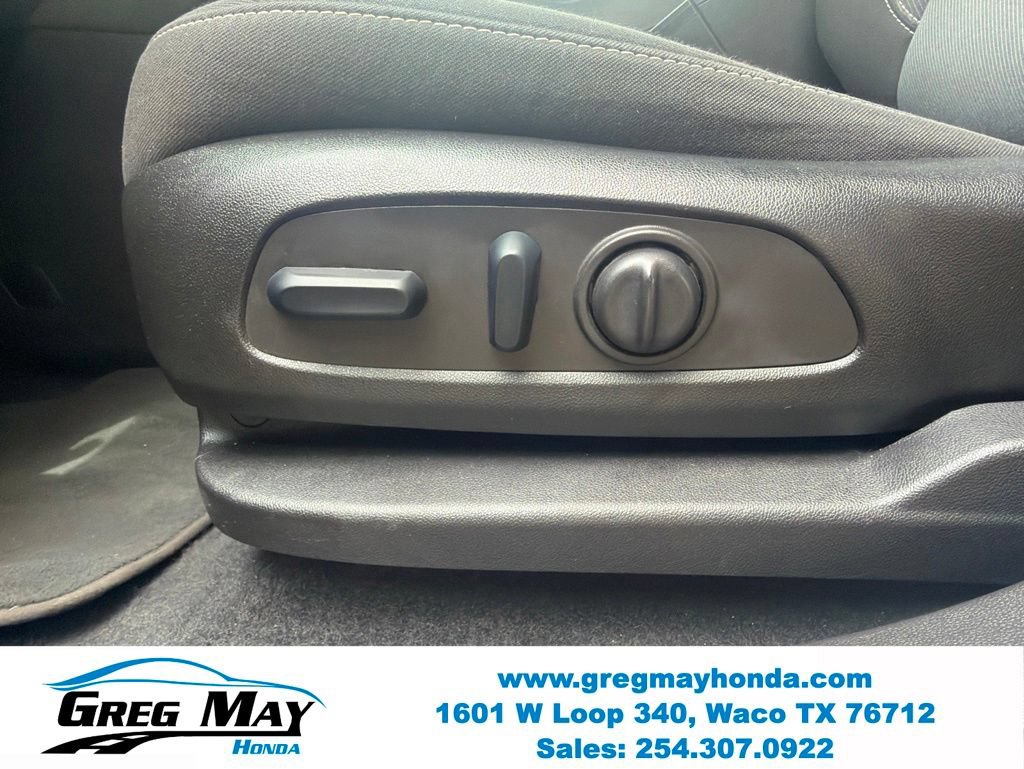 Used 2023 Chevrolet Blazer LT FWD image 19