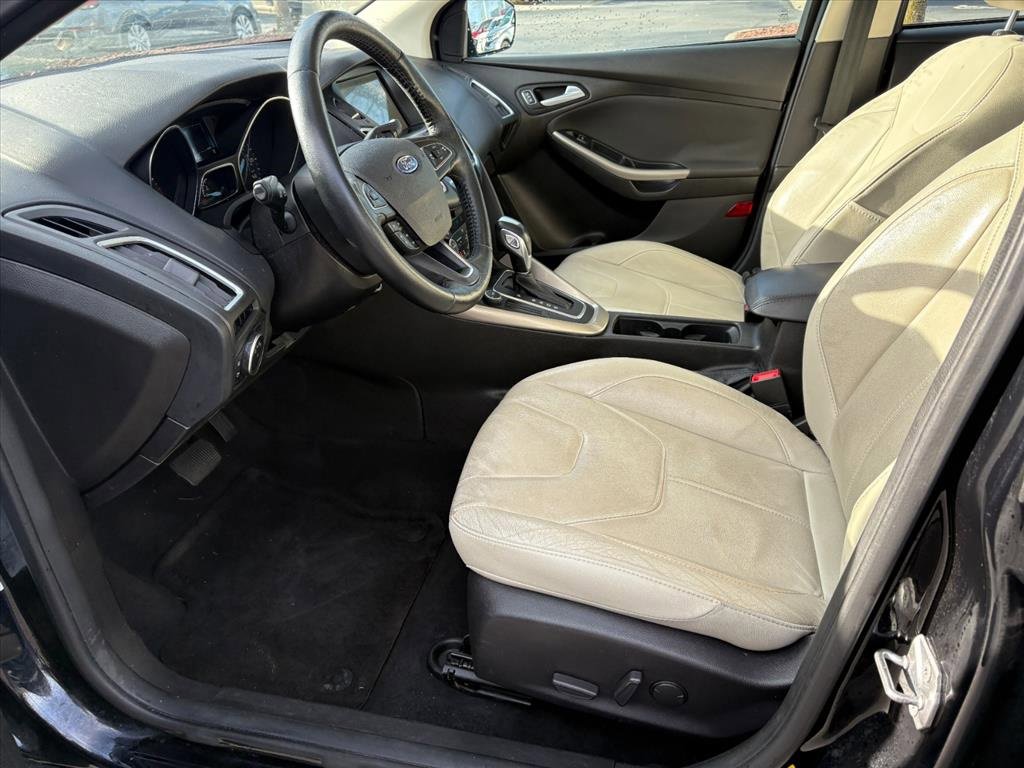 Used 2016 Ford Focus Titanium w/ Titanium Technology Package image 16